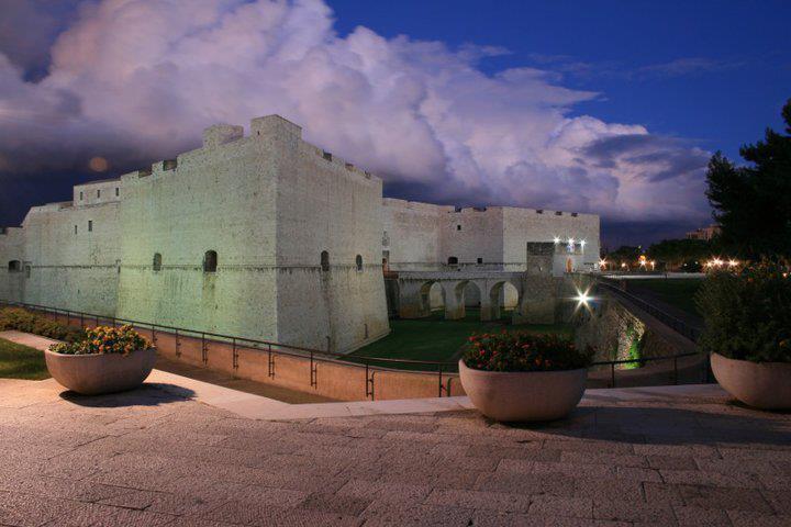 Bed And Breakfast Charming House Barletta Exterior photo
