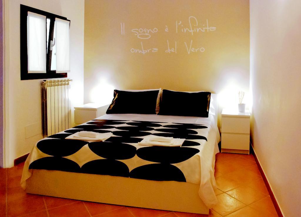 Bed And Breakfast Charming House Barletta Room photo